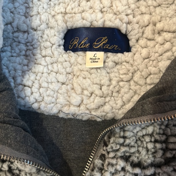 Francesca’s Sherpa Pull Over - Picture 2 of 5